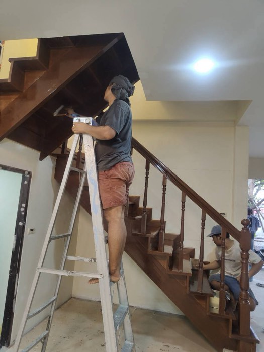 ติดตั้งพื้นไม้จริงหน้างาน โดย TCH Teamwood ช.ฉลองงานไม้