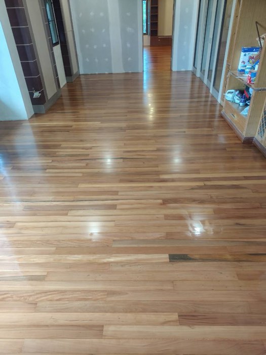 ขัดพื้นไม้โทนสีอ่อน โดย TCH Teamwood ช.ฉลองงานไม้