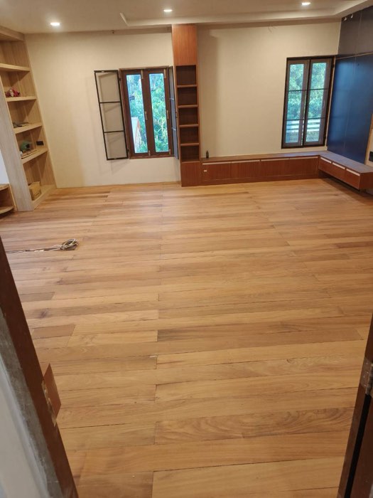 ขัดพื้นไม้โทนสีอ่อน โดย TCH Teamwood ช.ฉลองงานไม้