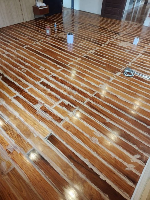 ขัดพื้นไม้โทนสีอ่อน โดย TCH Teamwood ช.ฉลองงานไม้