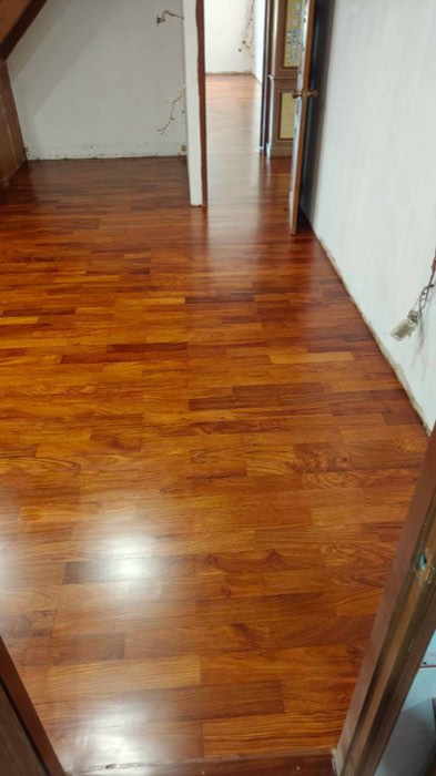 ขัดพื้นไม้พร้อมเคลือบเงา โดย TCH Teamwood ช.ฉลองงานไม้
