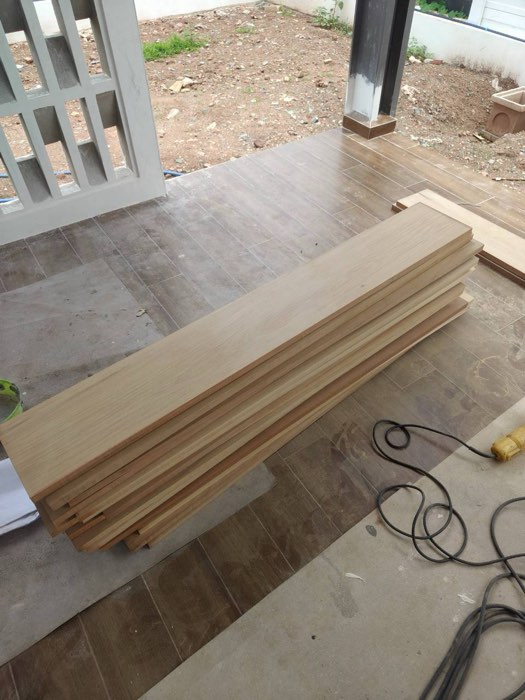 บันไดไม้พร้อมราวบันได โดย TCH Teamwood ช.ฉลองงานไม้